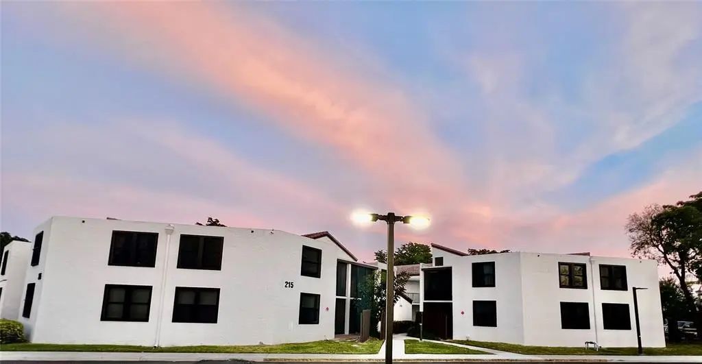 212 Lake Pointe Drive #313, Oakland Park