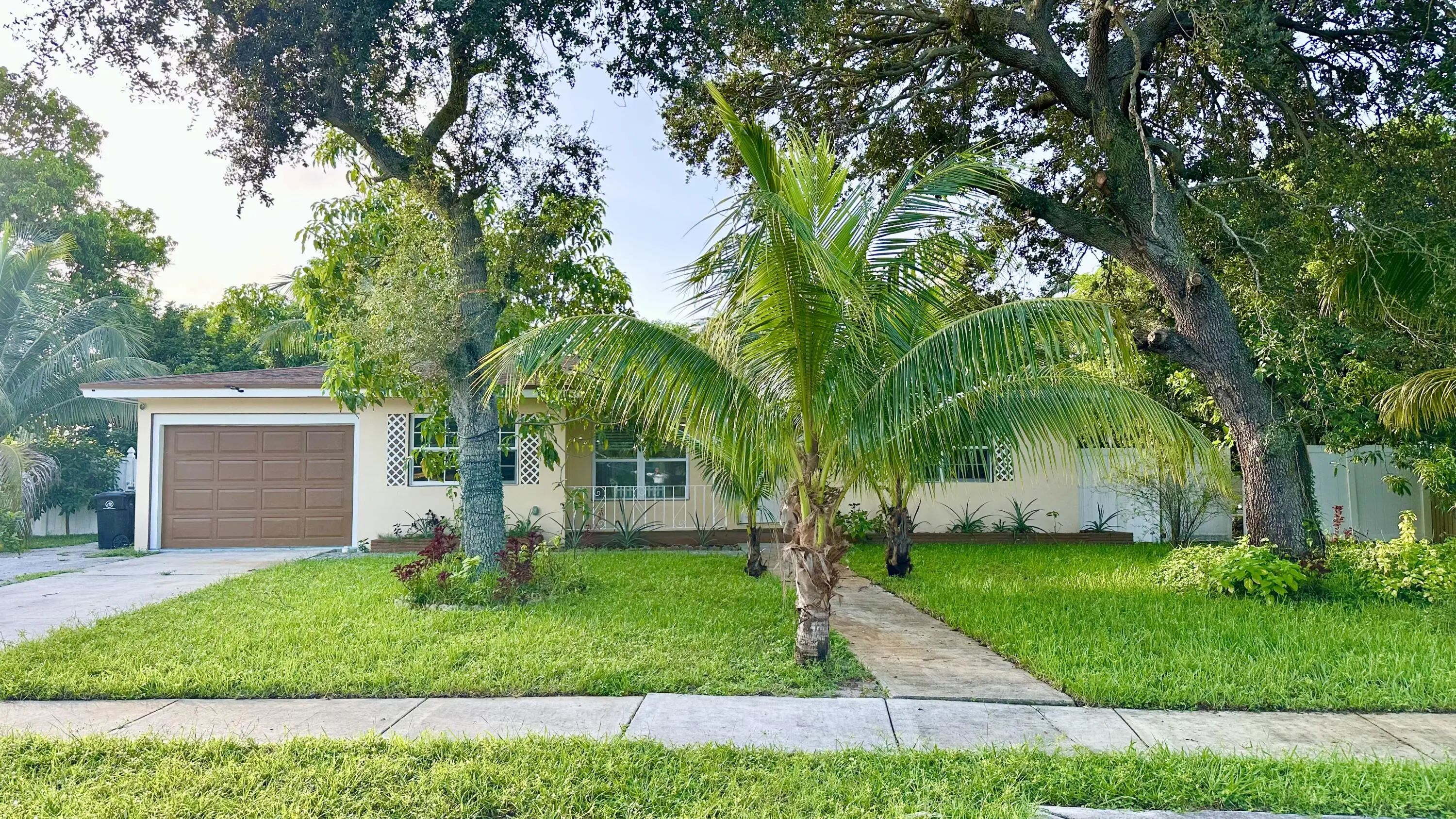 650 E Campus Circle, Fort Lauderdale
