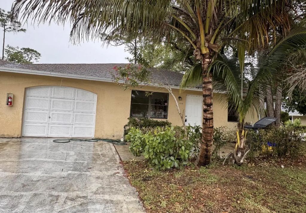 1115 Goldenrod Road #1115, Wellington