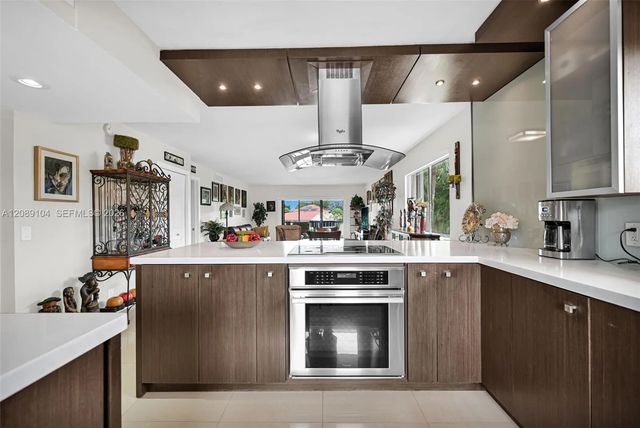 2 of 38 - 374 Lakeview Drive #204, Weston, FL