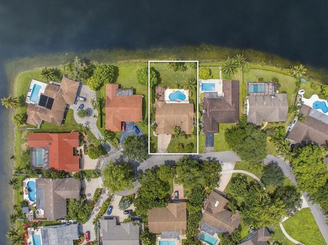 2 of 60 - 11713 Spinnaker Way, Cooper City, FL