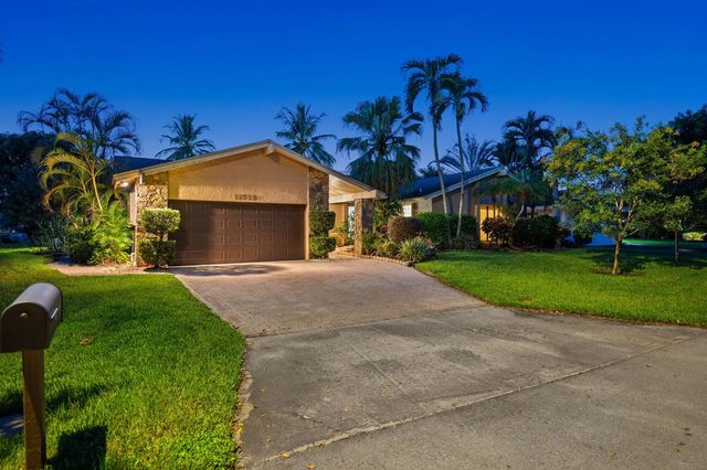 4 of 60 - 11713 Spinnaker Way, Cooper City, FL