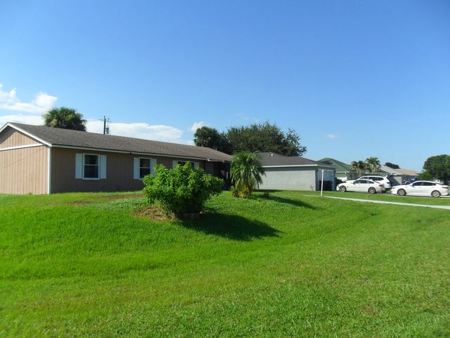 2574 Sw Deckard Street, Port St. Lucie