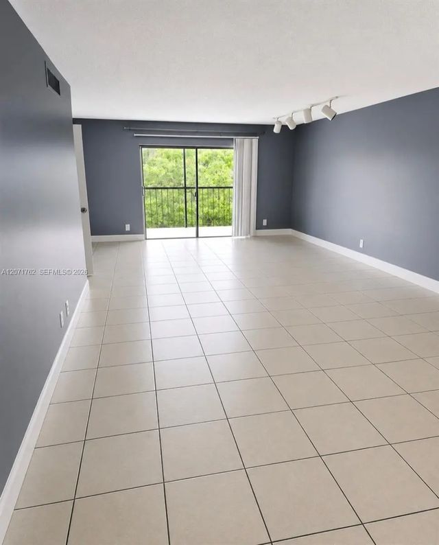 3 of 7 - N/A, Lauderhill, FL