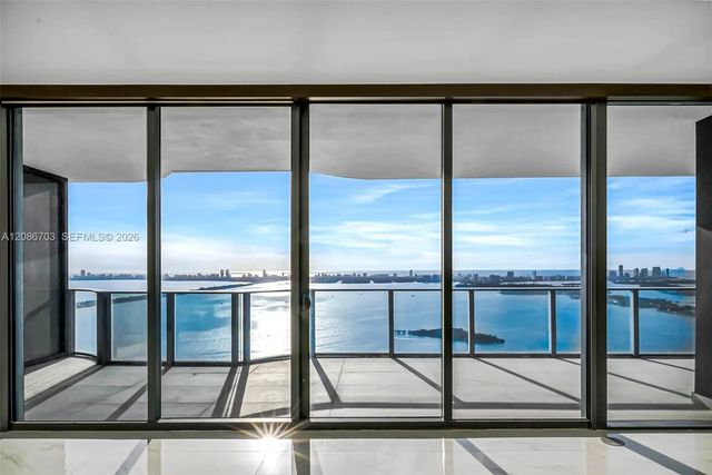 3 of 30 - 725 Ne 24th Street #3002a, Miami, FL