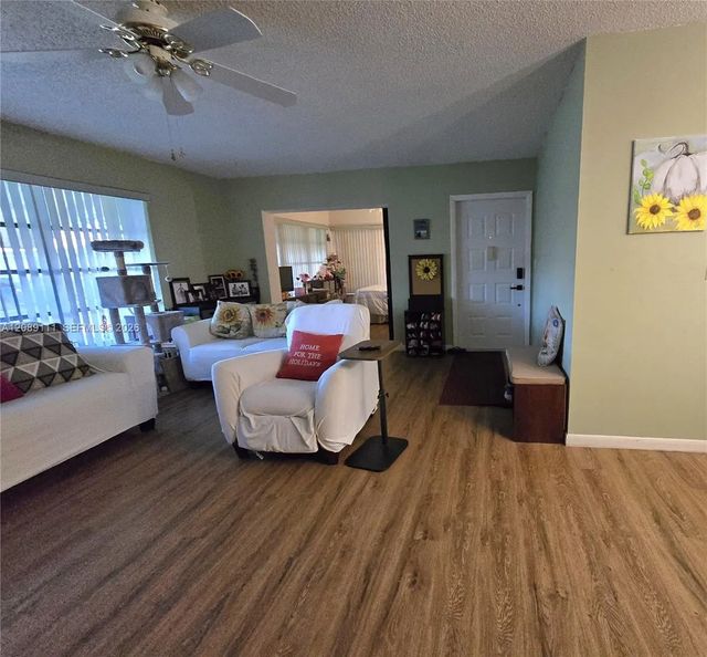 4 of 30 - 5162 Lakefront Boulevard #d, Delray Beach, FL