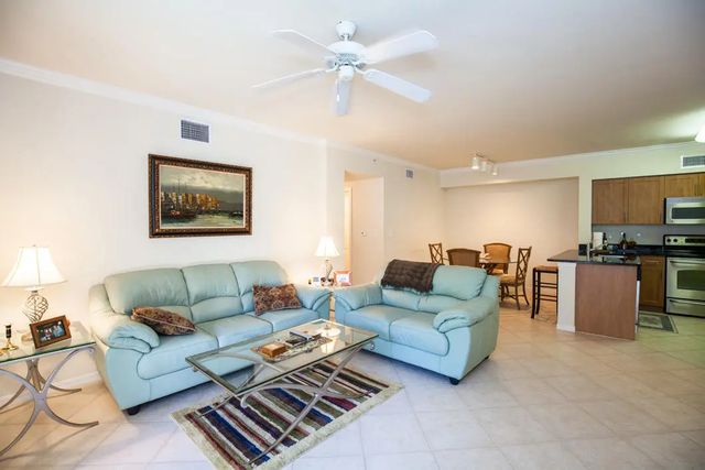 3 of 23 - 6492 Emerald Dunes Drive #205, West Palm Beach, FL