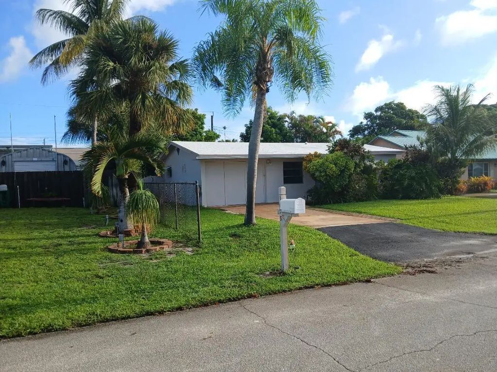 1075 James Road, Lantana