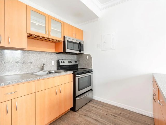 5 of 14 - 737 Jefferson Avenue #305, Miami Beach, FL