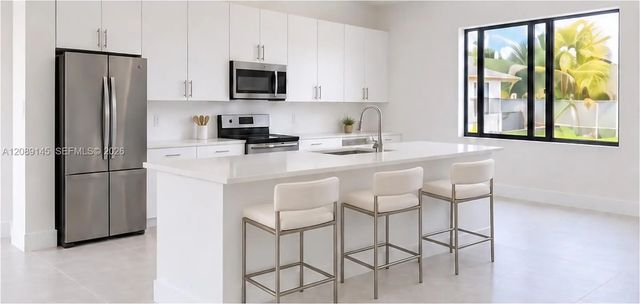 2 of 5 - 555 Sw 12th Avenue, Dania Beach, FL