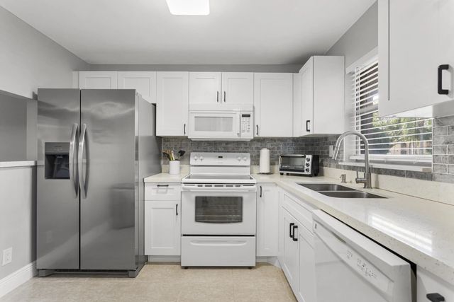 9700 Sunrise Lakes Boulevard #101, Sunrise