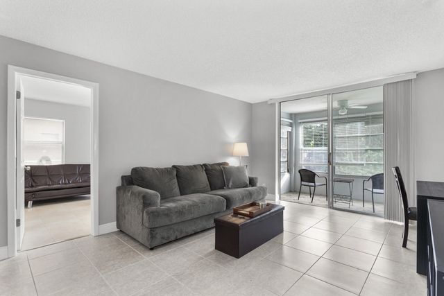 5 of 13 - 9700 Sunrise Lakes Boulevard #101, Sunrise, FL