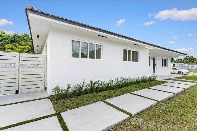2 of 19 - 3900 Sw 67th Avenue, Miami, FL