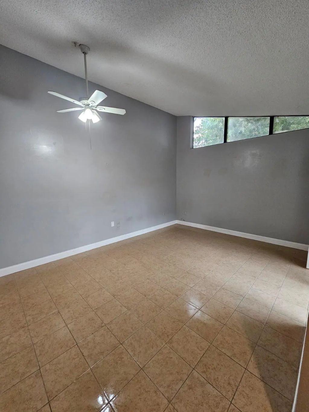4552 Nw 185th Street, Miami Gardens