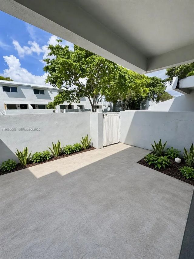 1968 Nw 4th Court #323, Miami
