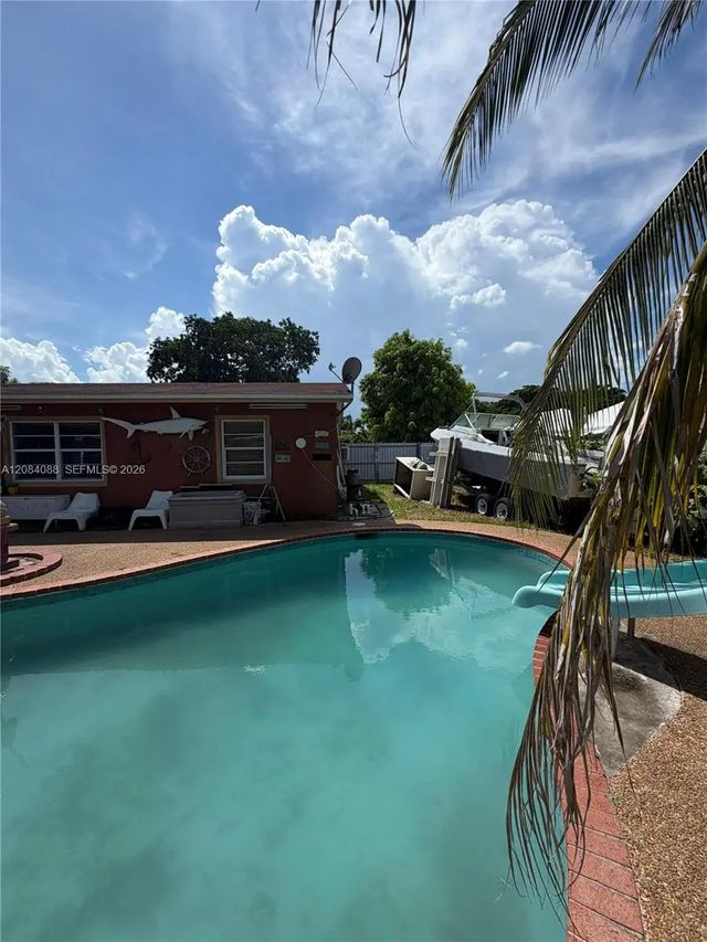 2 of 18 - 16111 Sw 98th Avenue, Miami, FL