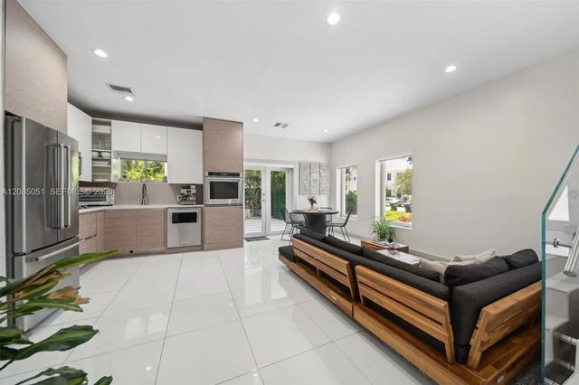 2 of 29 - 2615 Ne 213th Street, Miami, FL