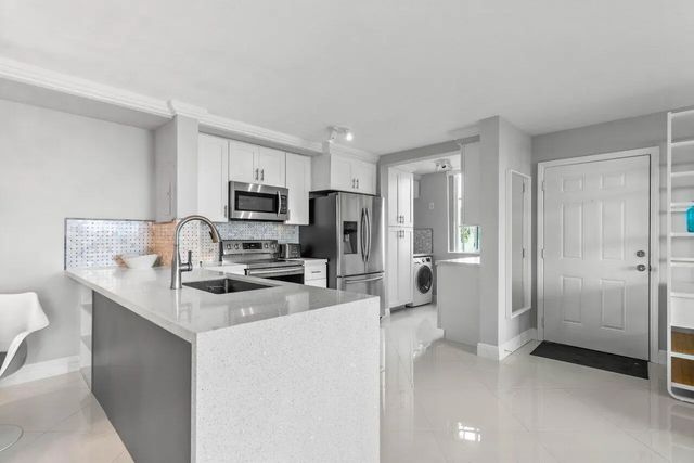 3 of 25 - 180 Yacht Club Way #102, Hypoluxo, FL