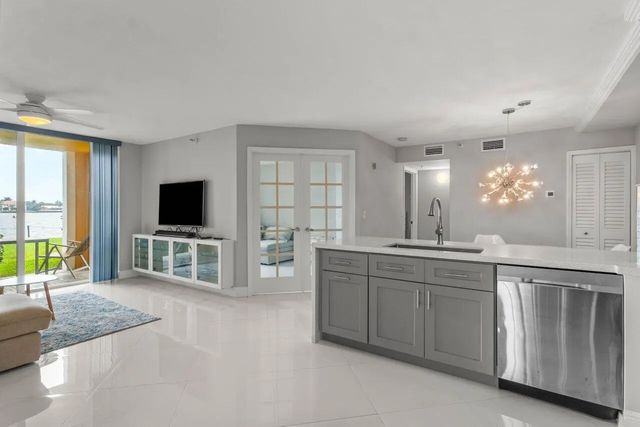 4 of 25 - 180 Yacht Club Way #102, Hypoluxo, FL