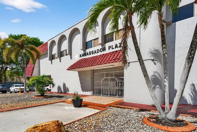 6447 E Miami Lakes Drive E #104, Miami Lakes