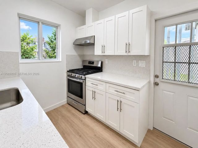 4 of 29 - 545 Nw 29th Avenue, Fort Lauderdale, FL