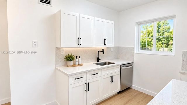 5 of 29 - 545 Nw 29th Avenue, Fort Lauderdale, FL