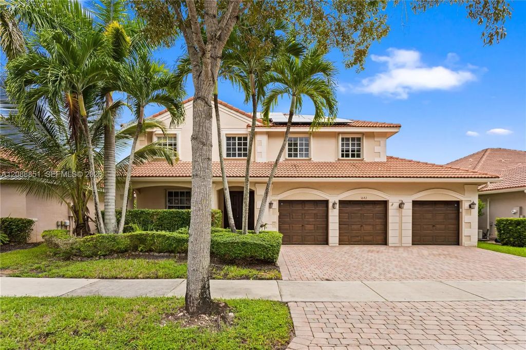 1642 Blue Jay Circle, Weston