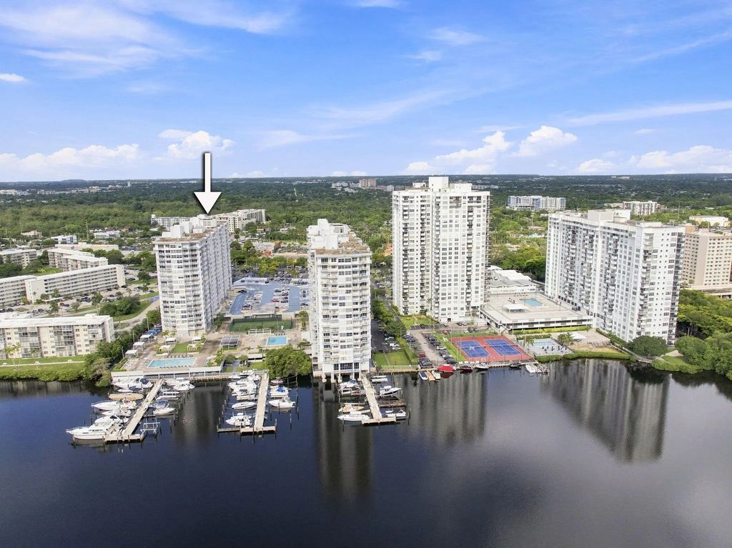 18021 Biscayne Boulevard #901, Aventura