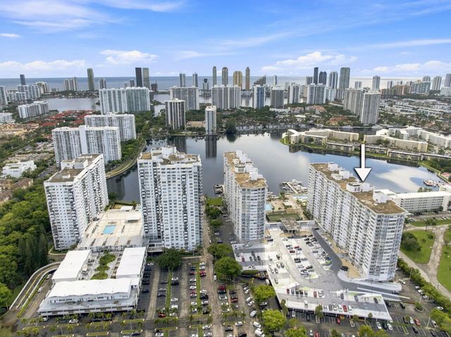 2 of 43 - 18021 Biscayne Boulevard #901, Aventura, FL