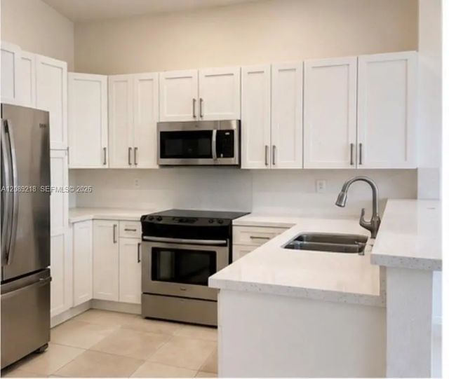 3 of 11 - 312 Ne 3rd Street, Hallandale Beach, FL