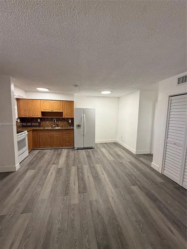 2385 Nw 11th Street #c31, Miami