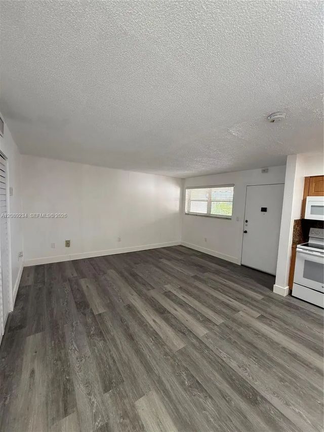 4 of 16 - 2385 Nw 11th Street #c31, Miami, FL