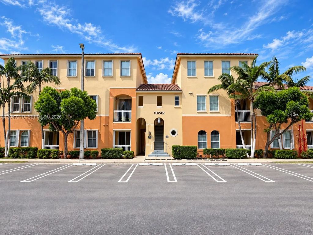 10242 Nw 7th Street #203, Miami