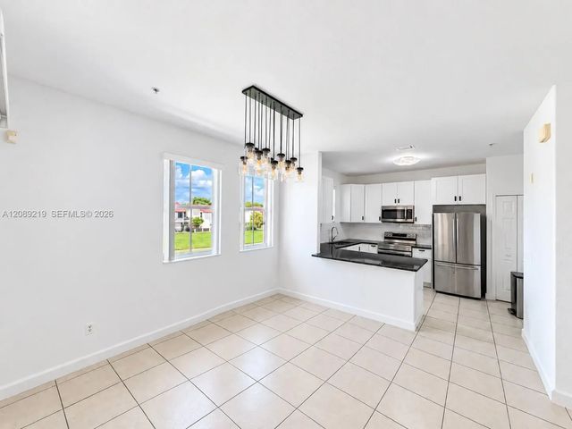 5 of 19 - 10242 Nw 7th Street #203, Miami, FL