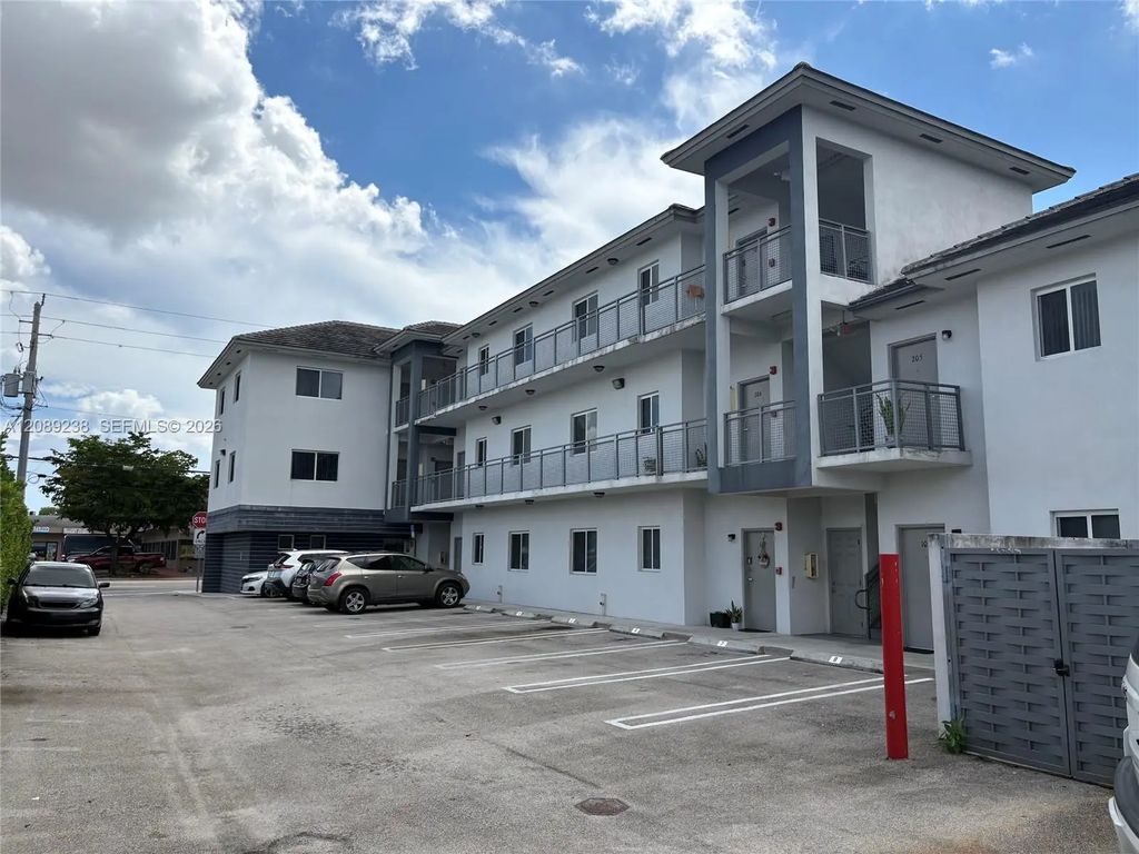 4260 Palm Avenue, Hialeah