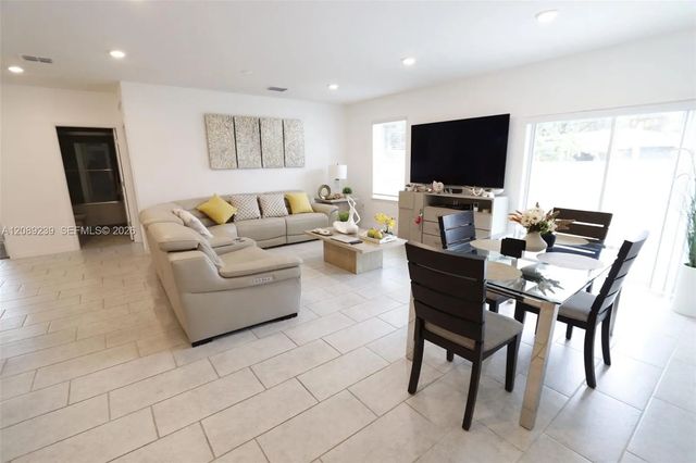 4 of 14 - 702 Sw Aster Road, Port St. Lucie, FL