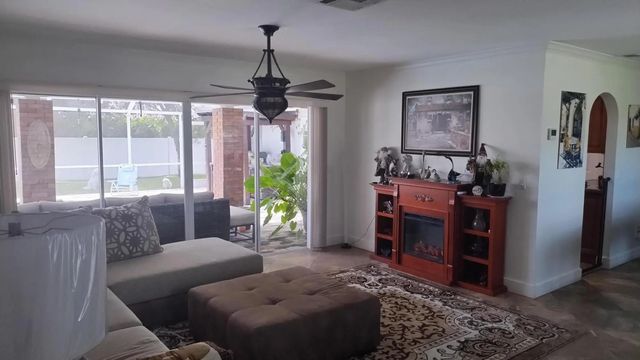 2 of 20 - 1134 Se Mendoza Avenue, Port St. Lucie, FL