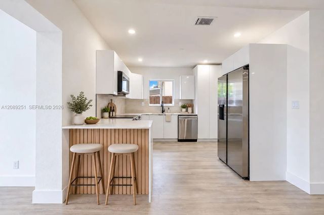 40 Se 3rd Terrace, Dania Beach