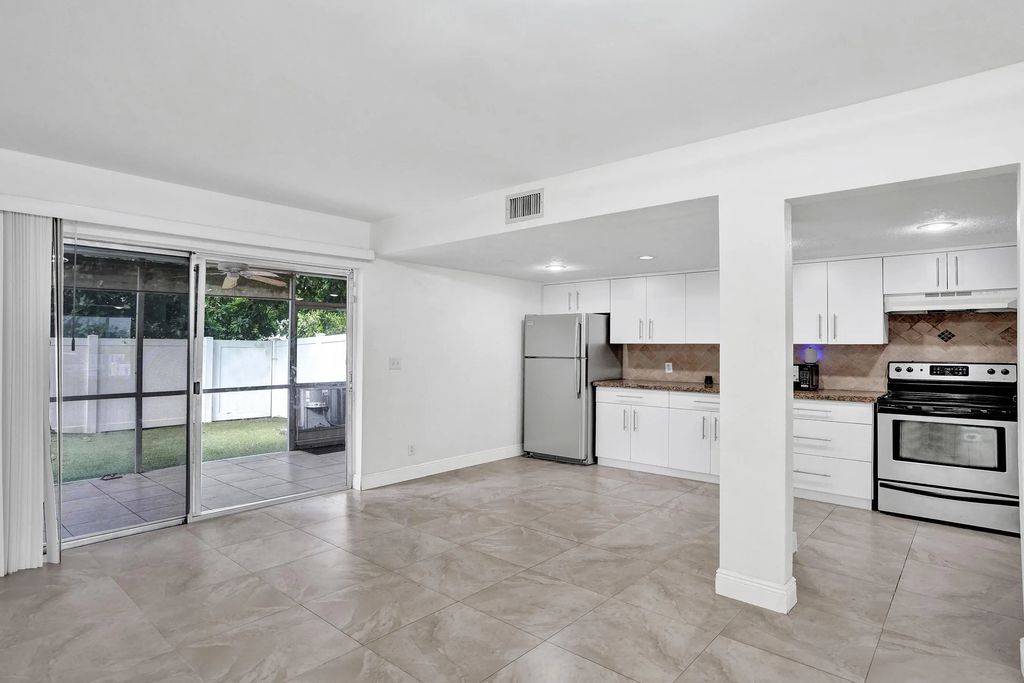 8091 Nw 12th Street #h, Margate