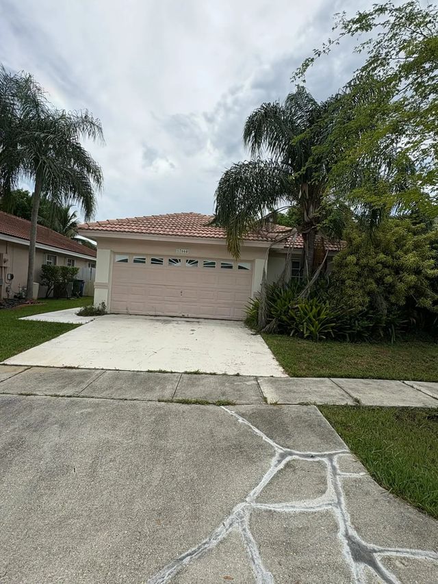 17664 Sw 6th Street, Pembroke Pines