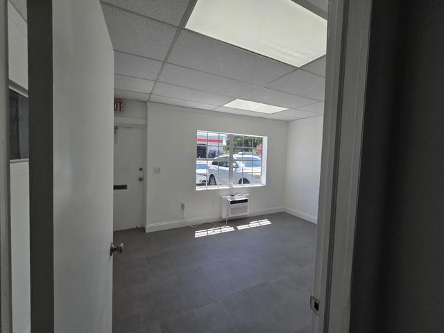 3 of 7 - 1655 Donna Road #45, West Palm Beach, FL