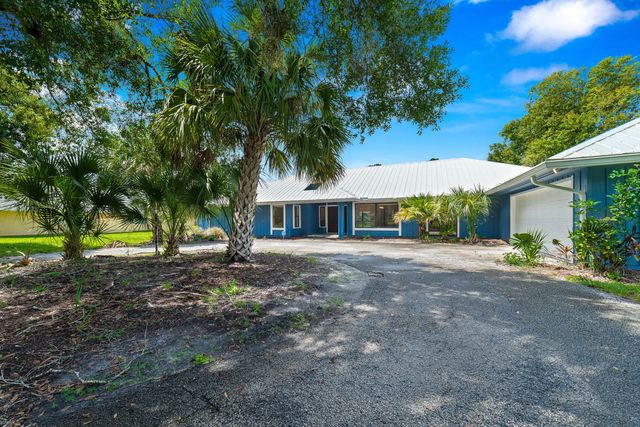2122 Sw Racquet Club Drive, Palm City