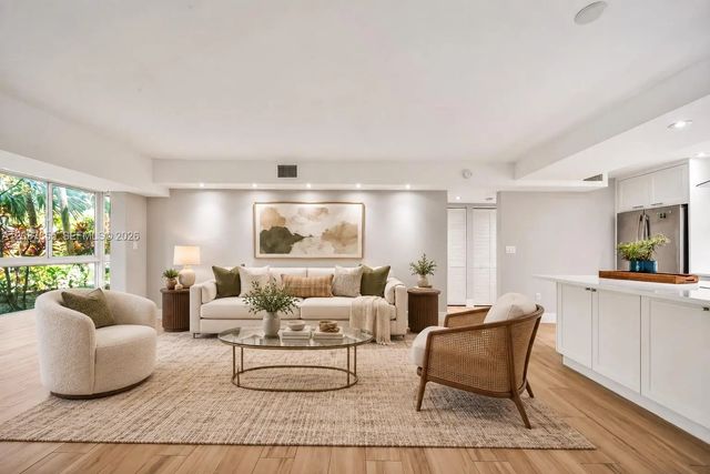 3 of 32 - 260 Sunrise Drive #d, Key Biscayne, FL