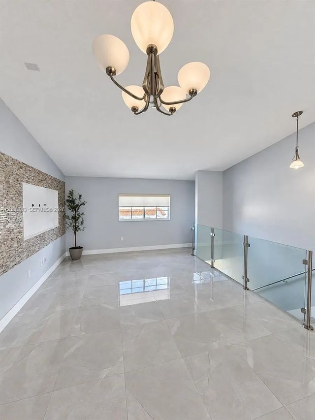 5 of 16 - 7727 W 29th Lane #202-39, Hialeah, FL
