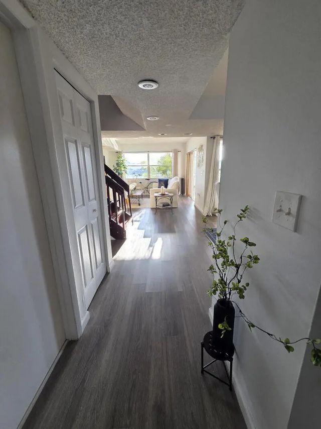 2 of 23 - 3271 Nw 44th Street #5, Oakland Park, FL