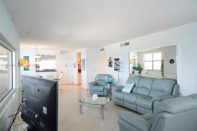 5 of 20 - 1980 S Ocean Drive #7f, Hallandale Beach, FL