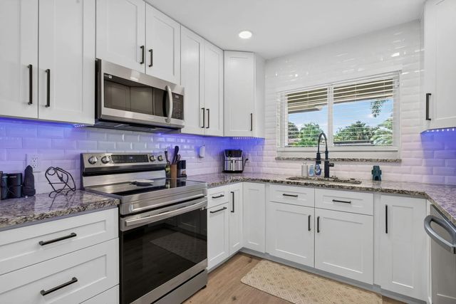 5 of 39 - 2520 Se 5th Street, Pompano Beach, FL