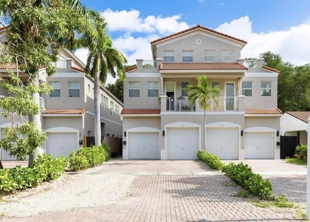 213 Sw 11th Street #213, Fort Lauderdale