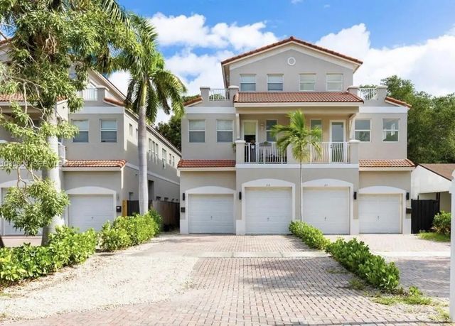 213 Sw 11th Street #213, Fort Lauderdale