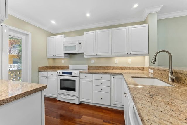 3 of 22 - 815 Middle River Drive #202, Fort Lauderdale, FL
